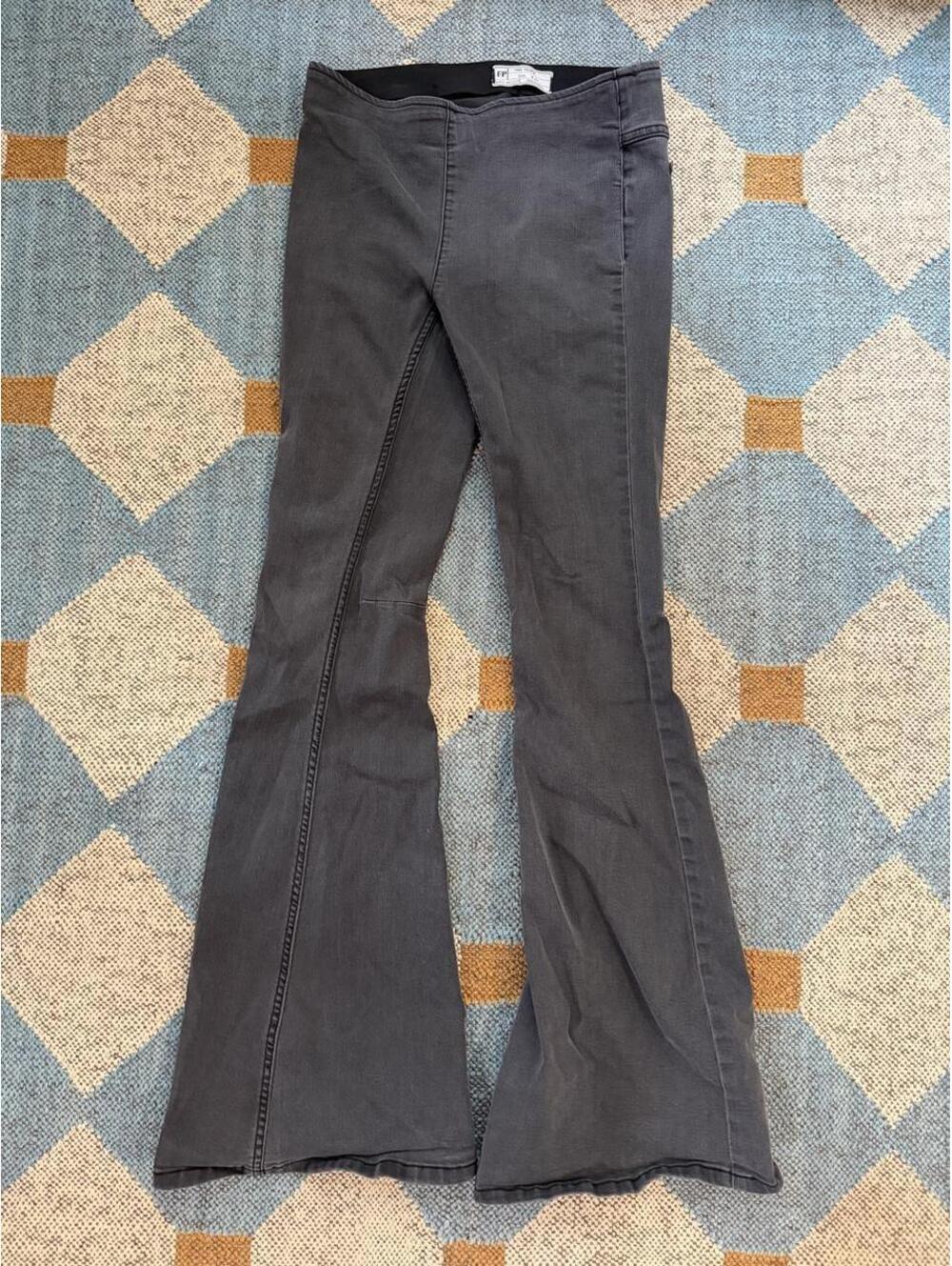 Free People gray low rise flare jeans size 27 #flare #lowrise